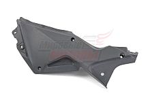 Облицовка боковая центральная правая (под бензобаком и сиденьем) PHANTOM, ZF-KY, EKONIKA (ZF250-2), ZONDER YCR150